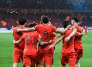 开云下载-本轮国内足球联赛上演惊心动魄比赛