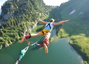 开云体育官方网站-赛道上的新王加冕，皮亚斯特里点燃赛场，阿斯顿马丁力克索伯车队