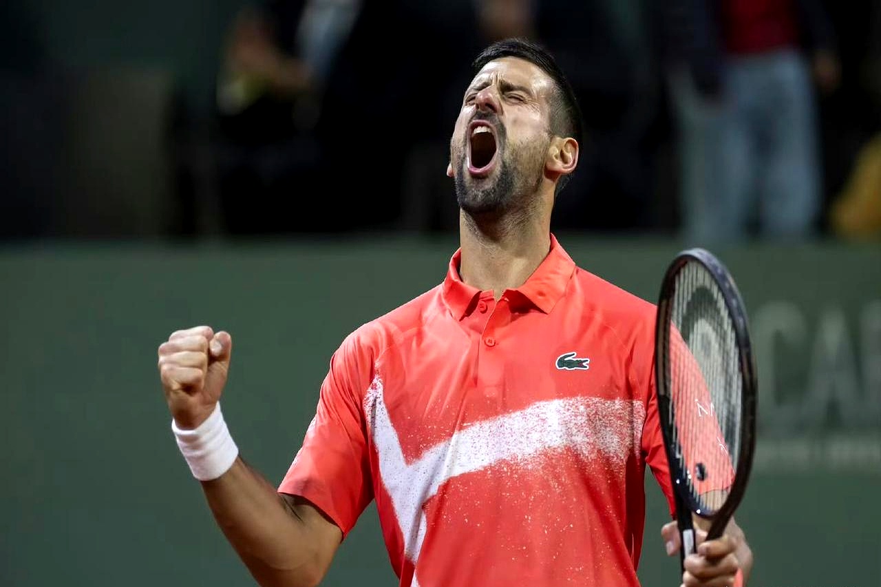 关于美国网球队鏖战西班牙网球队，德约科维奇关键制胜的信息