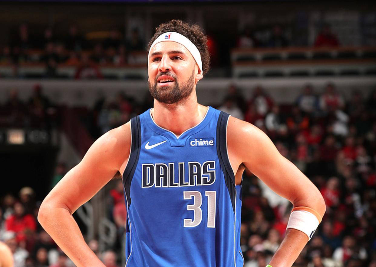 包含阿根廷男篮横扫独行侠，克莱打破历史纪录的词条