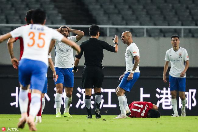 鲁能客场不敌恒大，中超积分榜略微下滑