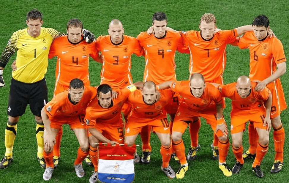 荷兰军团客场取胜，晋级关键胜利