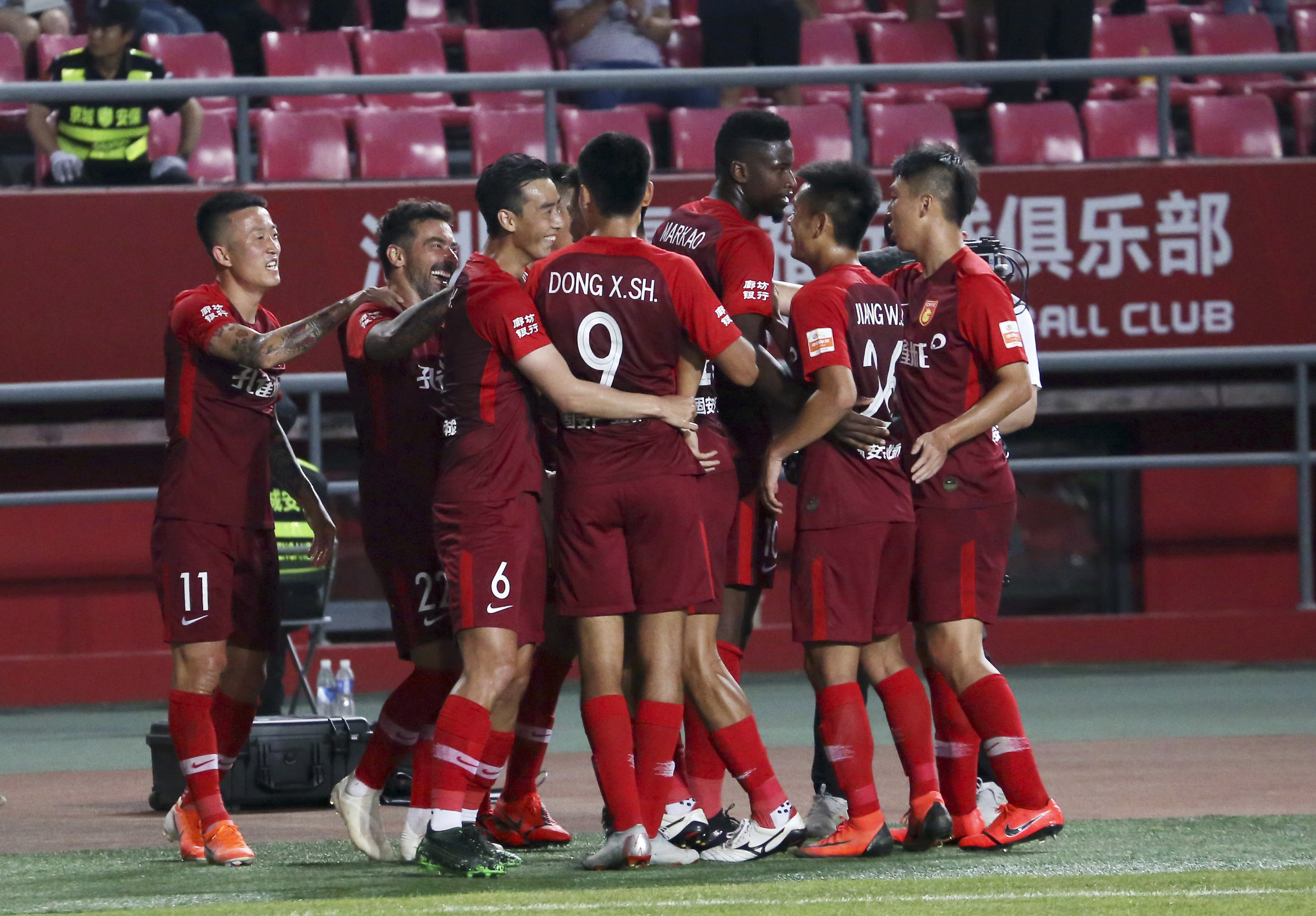 包含河北华夏幸福连续取胜，展现出色表现的词条