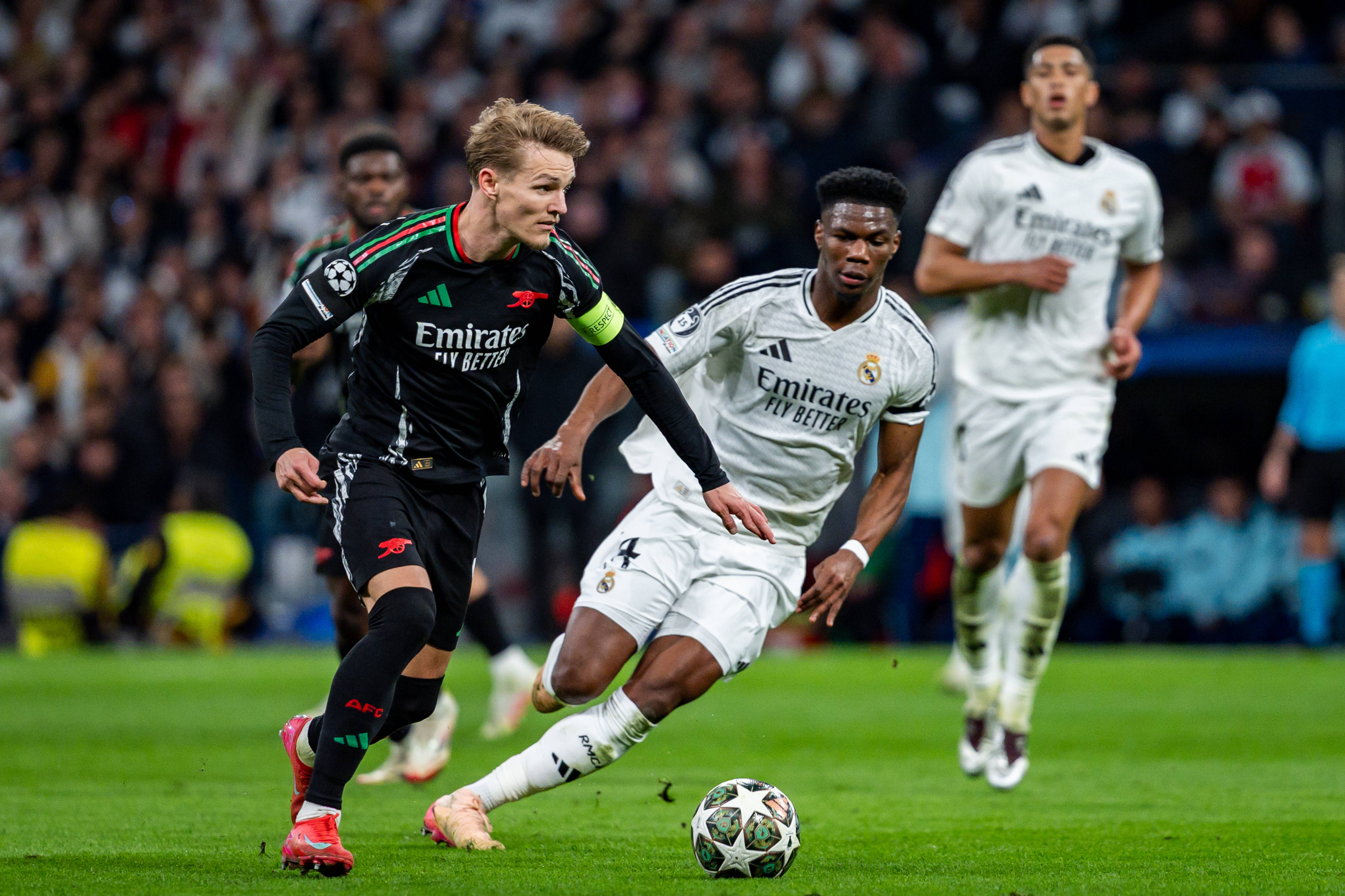 包含阿森纳2-0击败诺维奇，豪取三分的词条