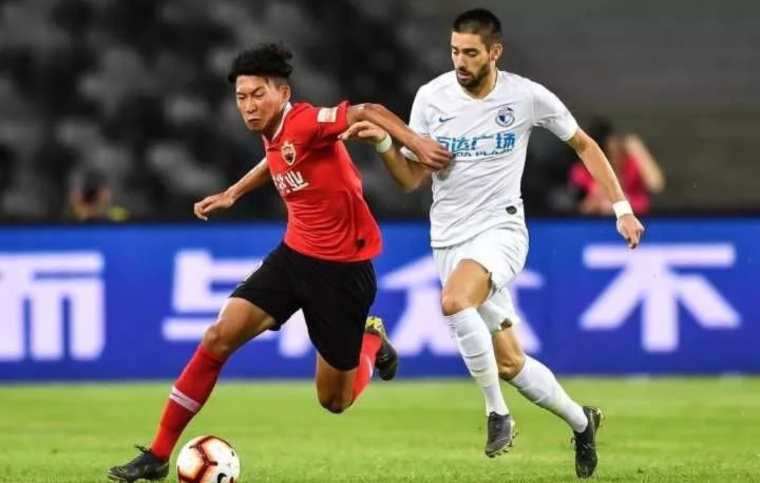 包含大连一方实现逆转，力保联赛前四的词条