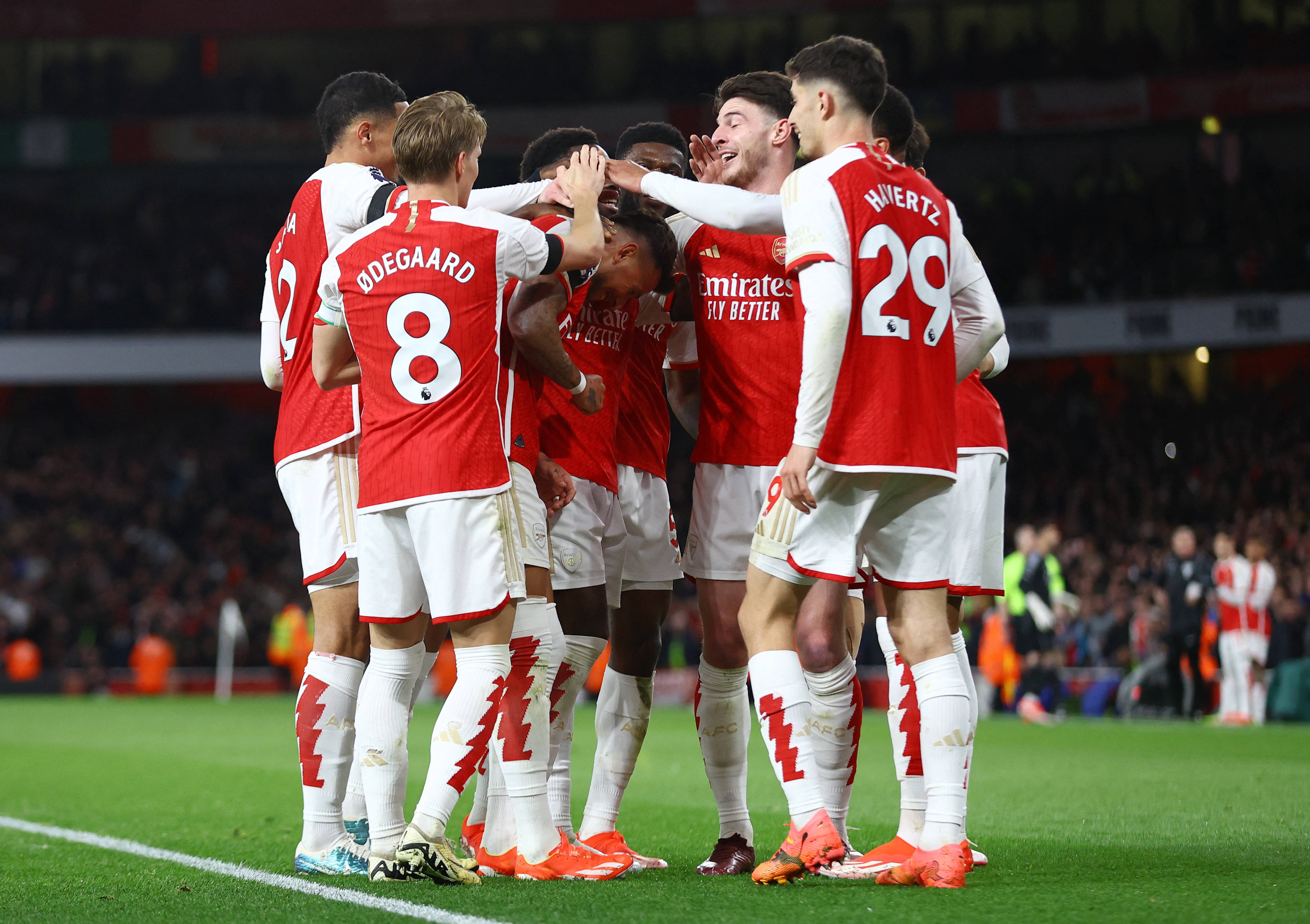 包含纽卡斯尔发挥不俗，客场逼平强敌！的词条