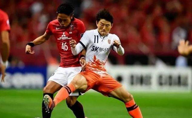 广岛三箭主教练赞誉球员拼搏精神，激励士气的简单介绍