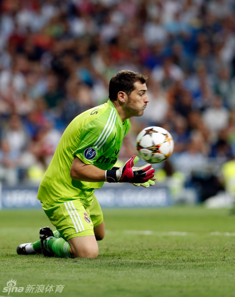 包含泽布鲁吉林队主场大捷，强势奠定领先地位的词条