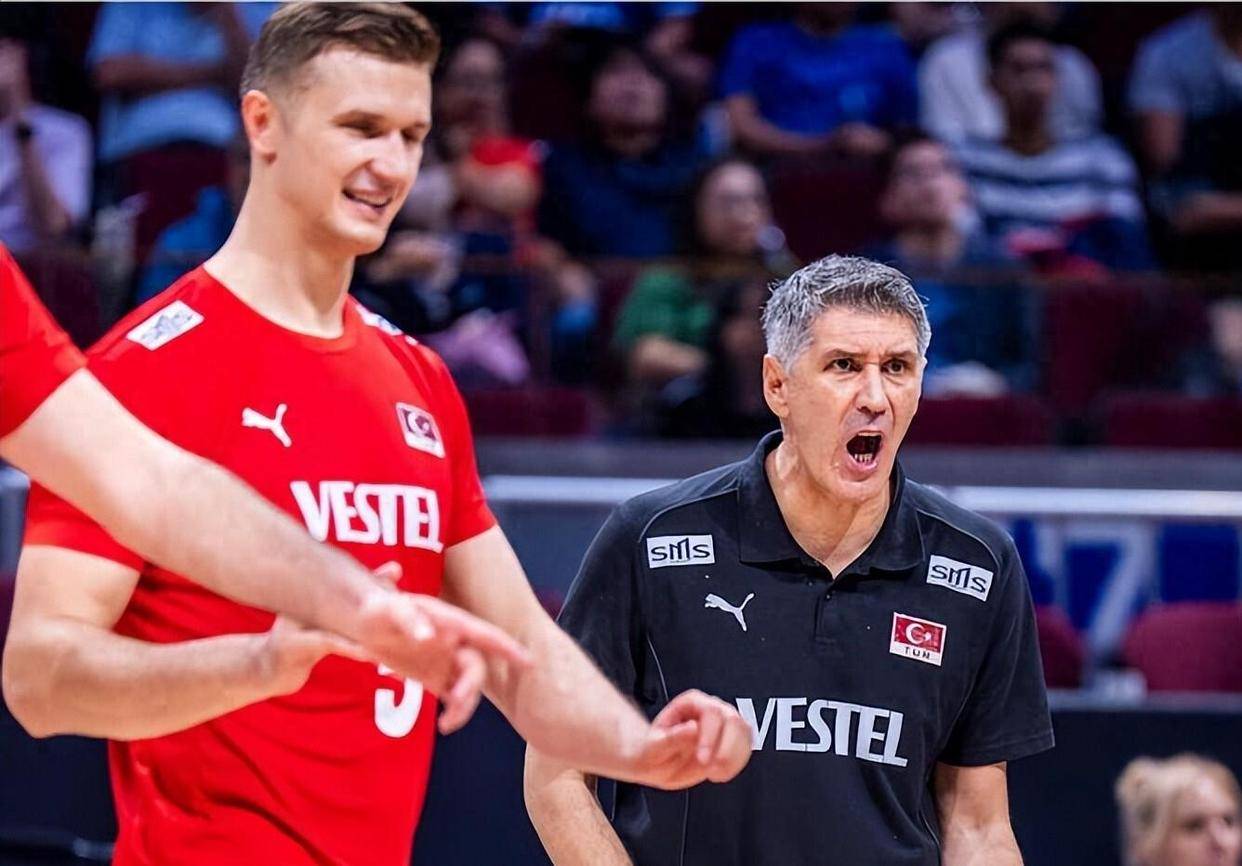 土耳其绝杀波兰，孙兴慜完成帽子戏法的简单介绍