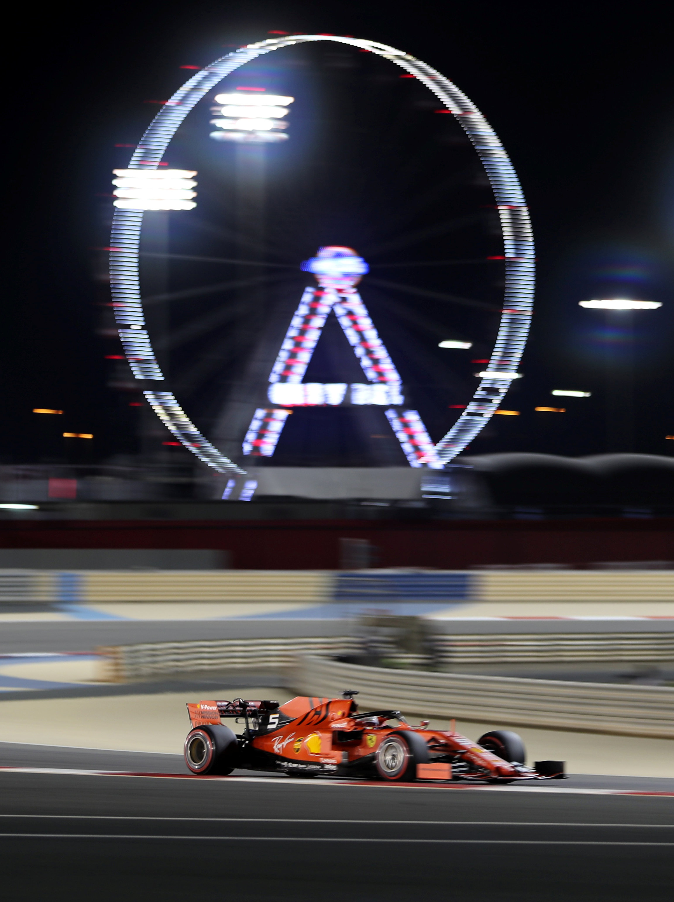 包含梅赛德斯轻取雷诺车队，勒克莱尔扛起全队的词条