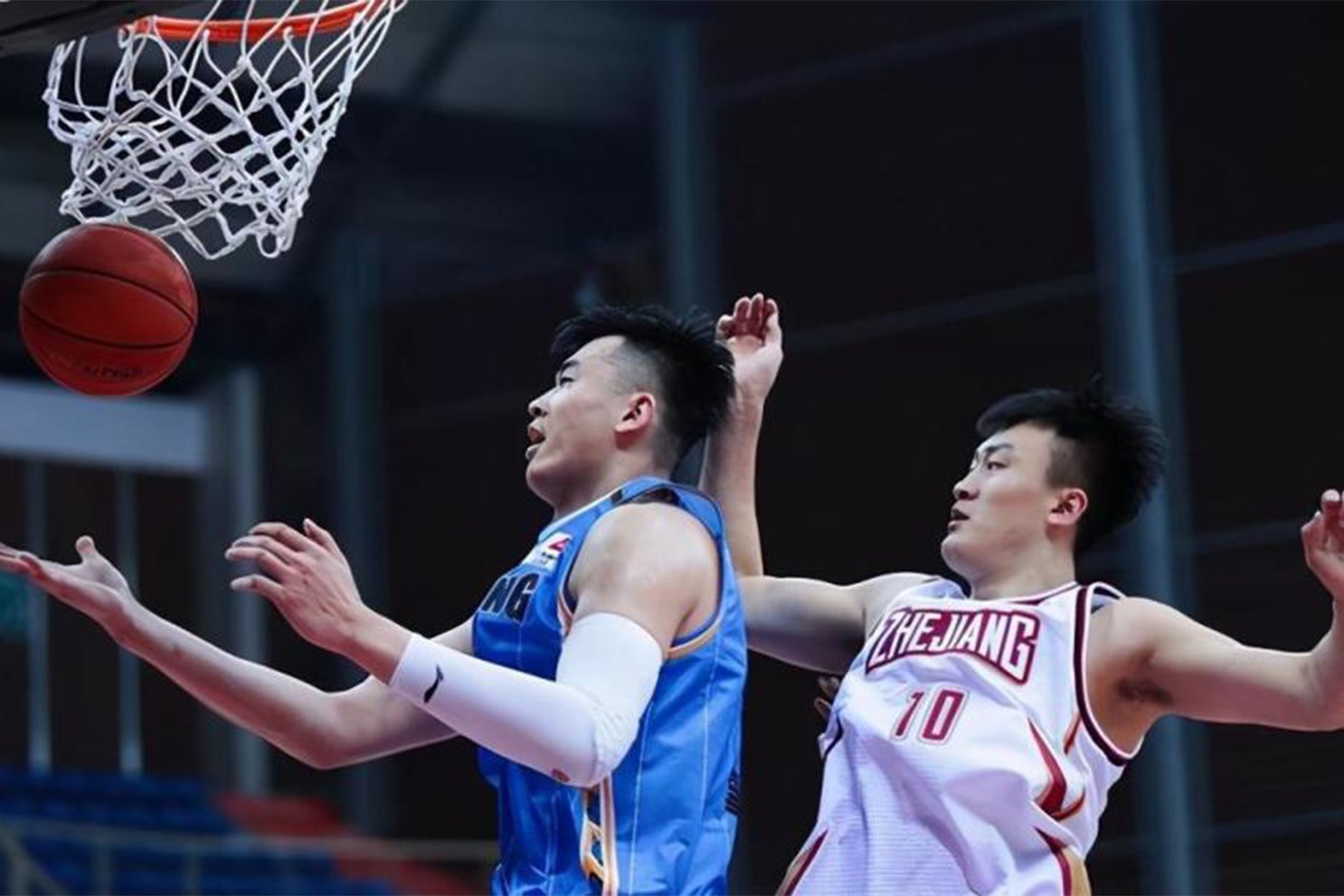 勇士险胜湖人，高诗岩高光表现的简单介绍