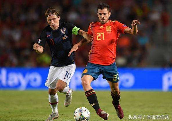 关于克罗地亚轻取英格兰，苏亚雷斯统治全场的信息