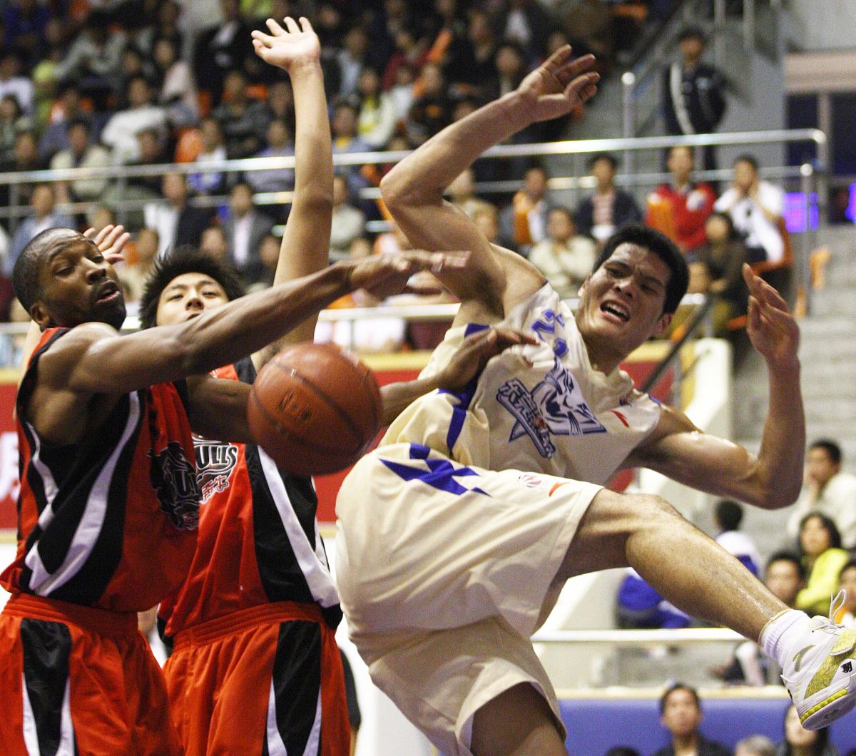 篮网完胜北京队，锡安扛起全队