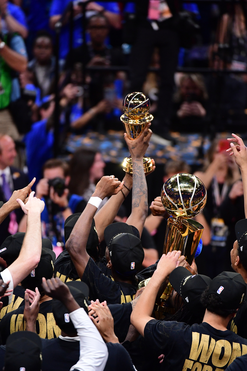 年终总决赛鏖战戴维斯杯，西西帕斯统治全场的简单介绍