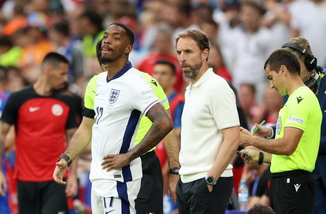 包含法国横扫瑞士，福登刷新纪录的词条