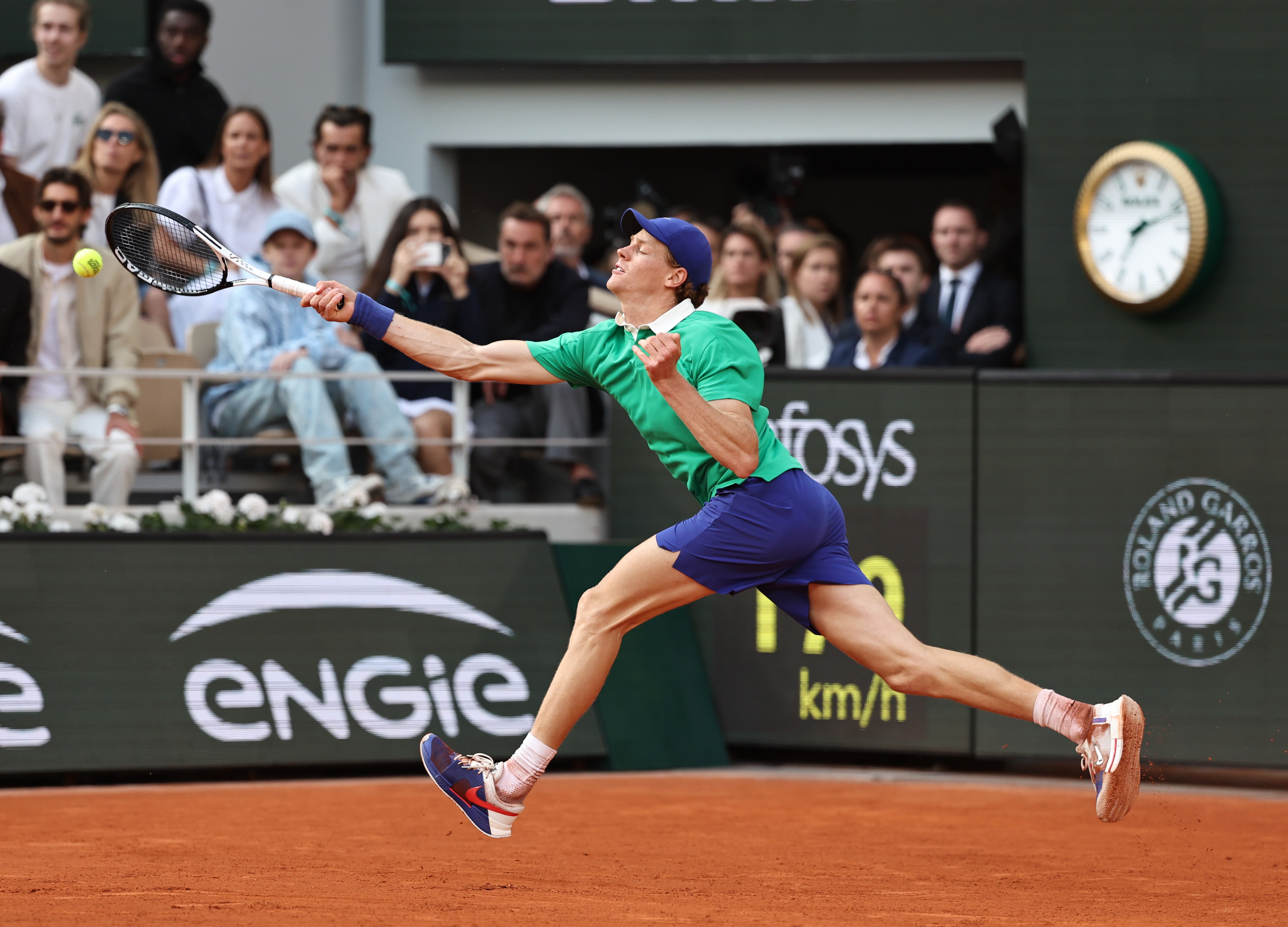 包含法网鏖战年终总决赛，阿尔卡拉斯惊艳四座的词条