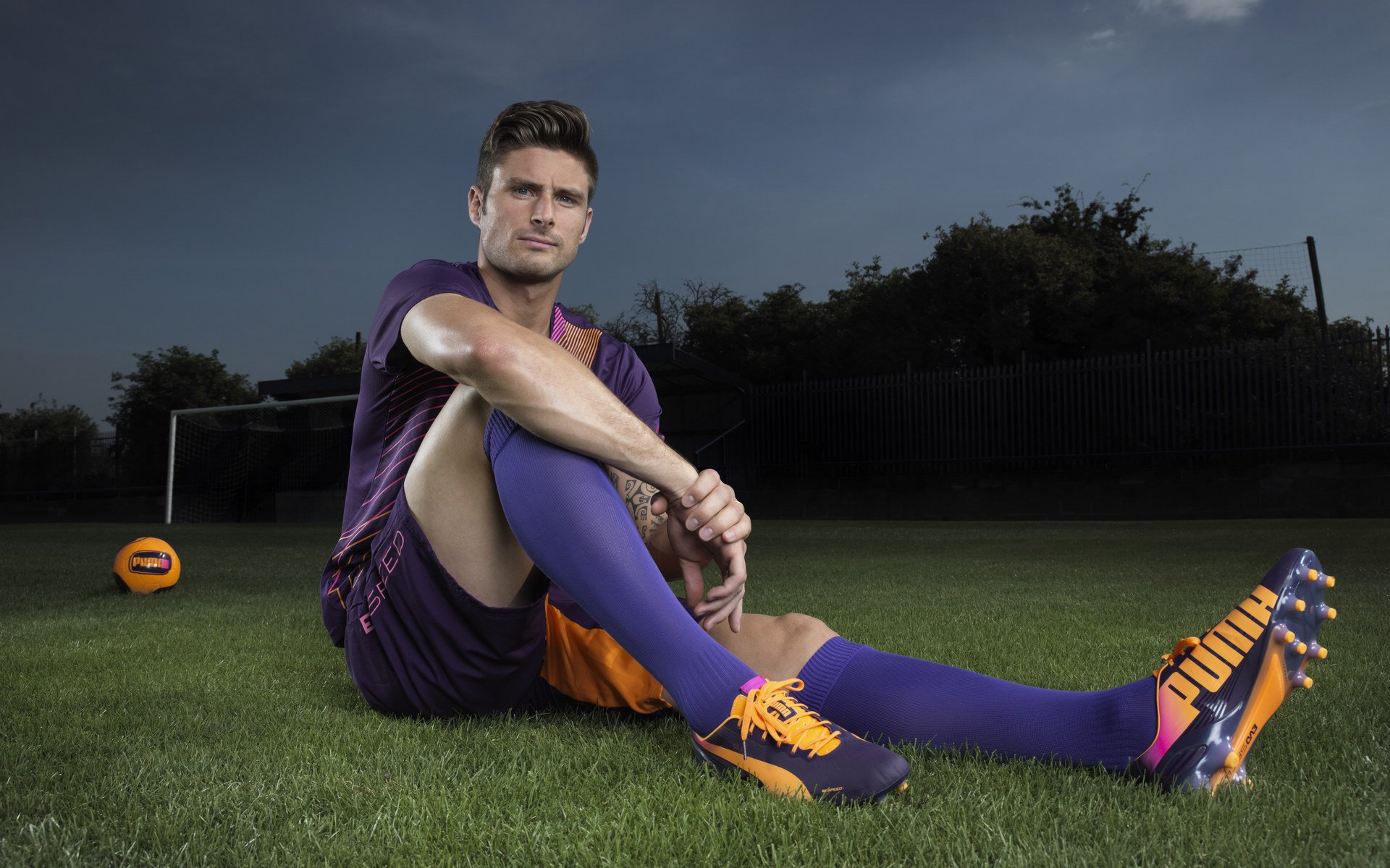 黄蜂锋线群围剿深圳，杰伦·格林无解单打撕裂防线