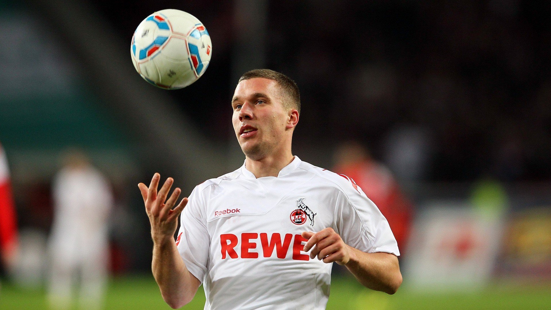 F1新赛季揭幕战之夜，保罗存在感拉满